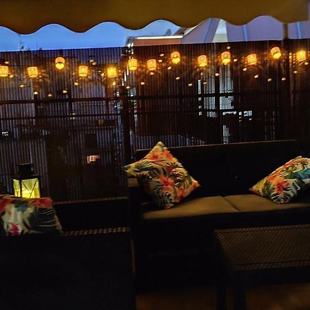 Central Apartment Near The Beach With Huge Private Terrace 路特奇 外观 照片