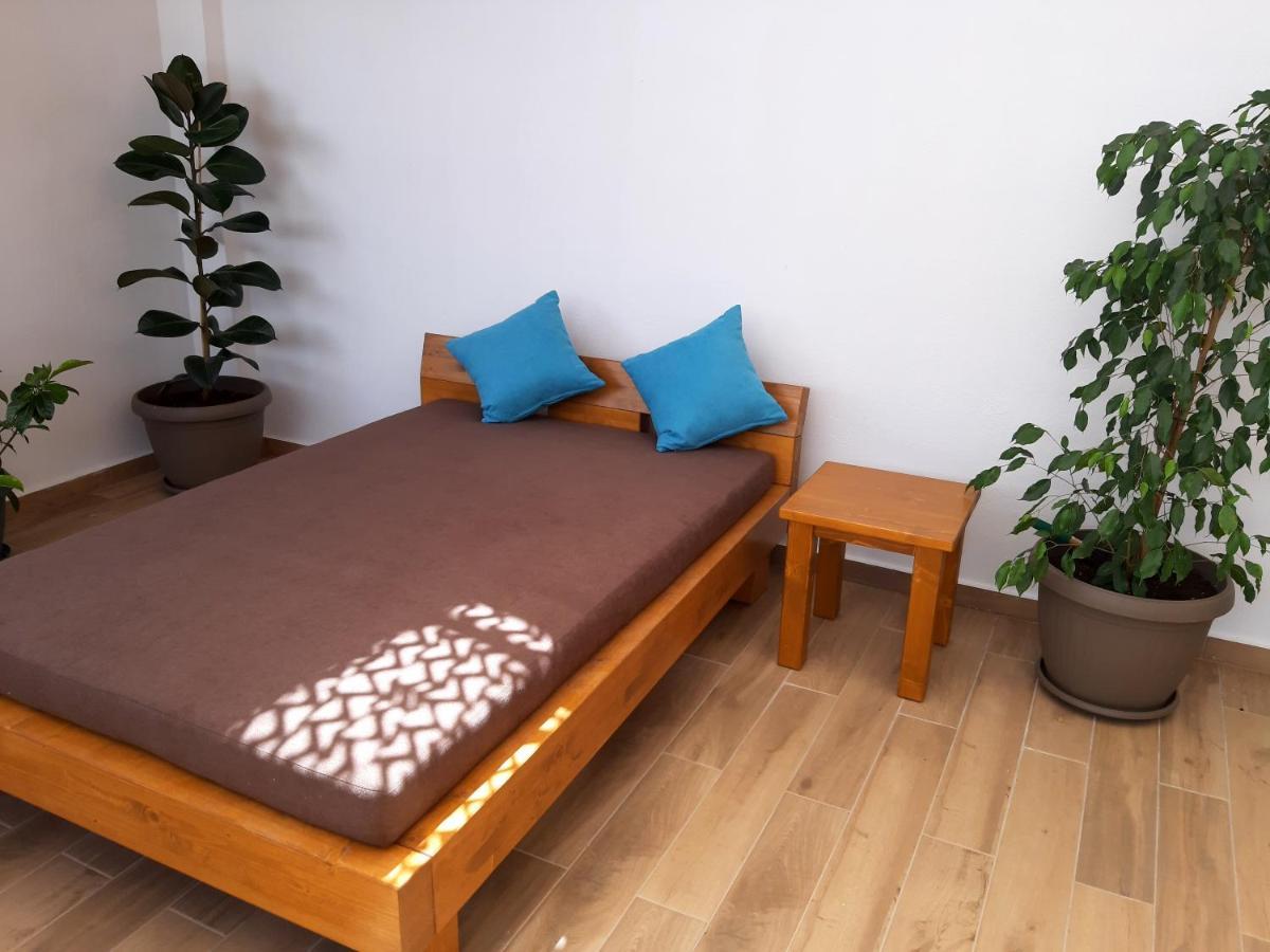 Central Apartment Near The Beach With Huge Private Terrace 路特奇 外观 照片