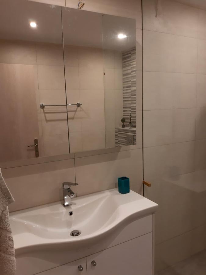 Central Apartment Near The Beach With Huge Private Terrace 路特奇 外观 照片