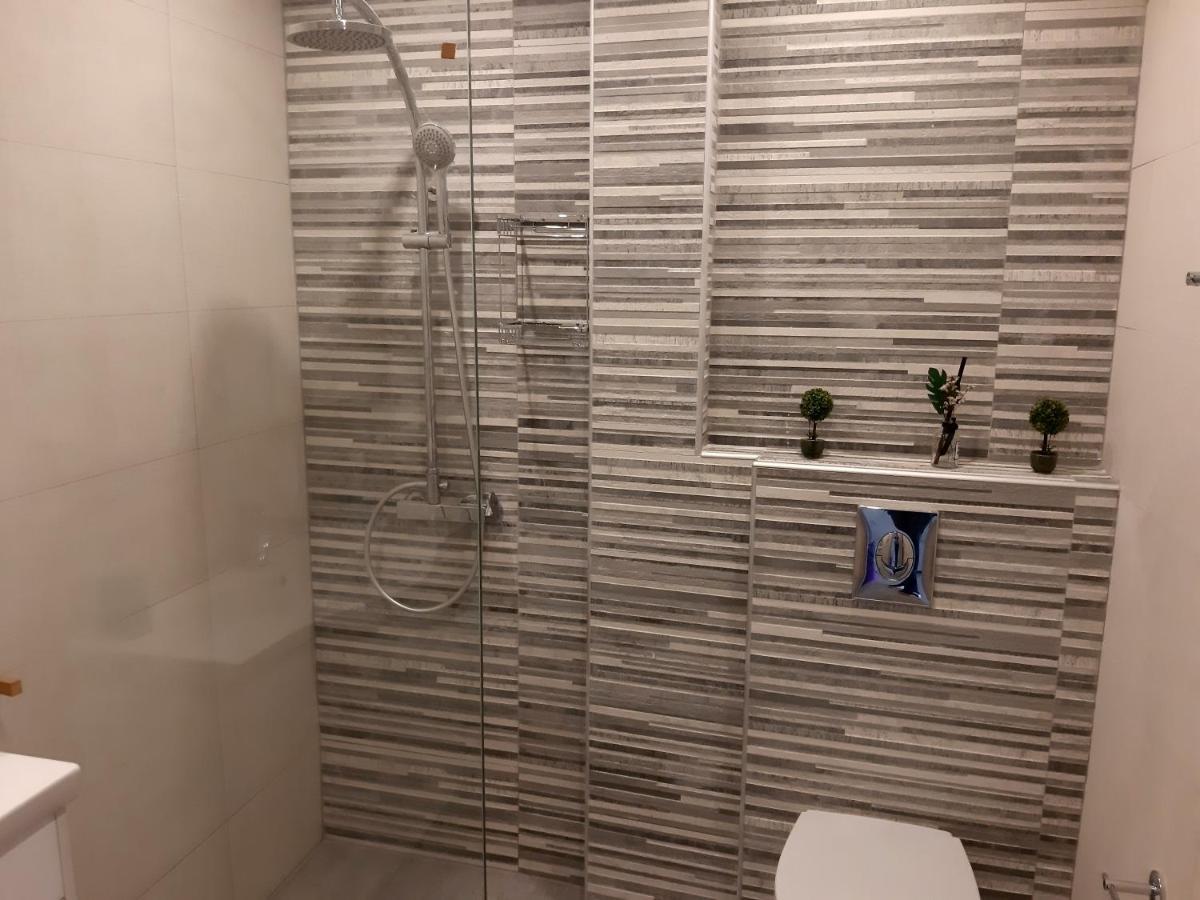 Central Apartment Near The Beach With Huge Private Terrace 路特奇 外观 照片