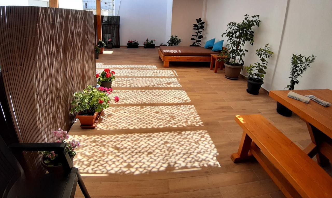 Central Apartment Near The Beach With Huge Private Terrace 路特奇 外观 照片
