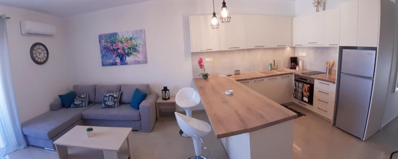 Central Apartment Near The Beach With Huge Private Terrace 路特奇 外观 照片