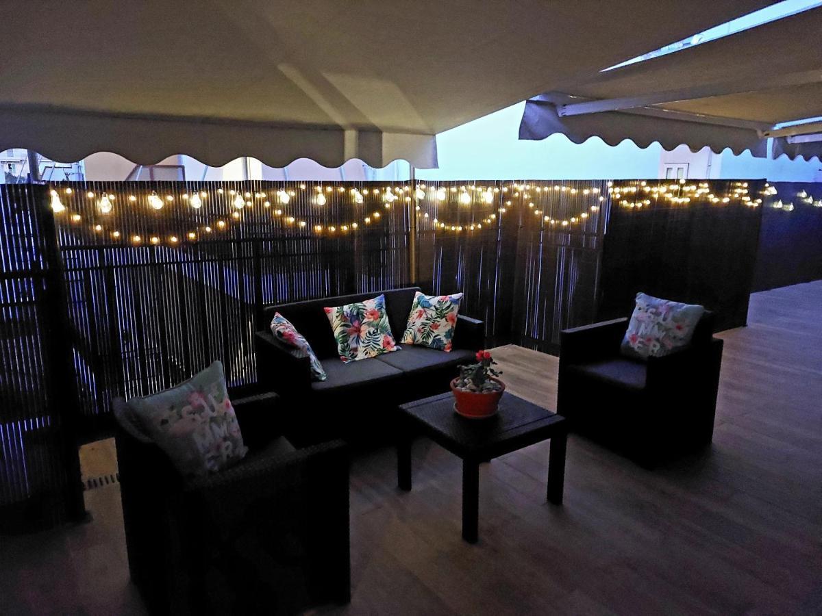 Central Apartment Near The Beach With Huge Private Terrace 路特奇 外观 照片