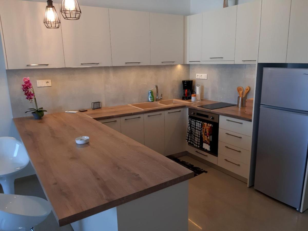Central Apartment Near The Beach With Huge Private Terrace 路特奇 外观 照片
