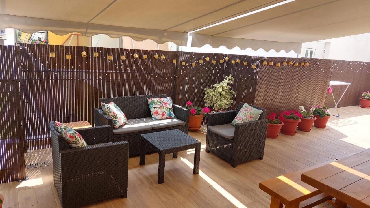 Central Apartment Near The Beach With Huge Private Terrace 路特奇 外观 照片